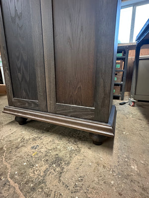 Classic Oak Cabinet 2